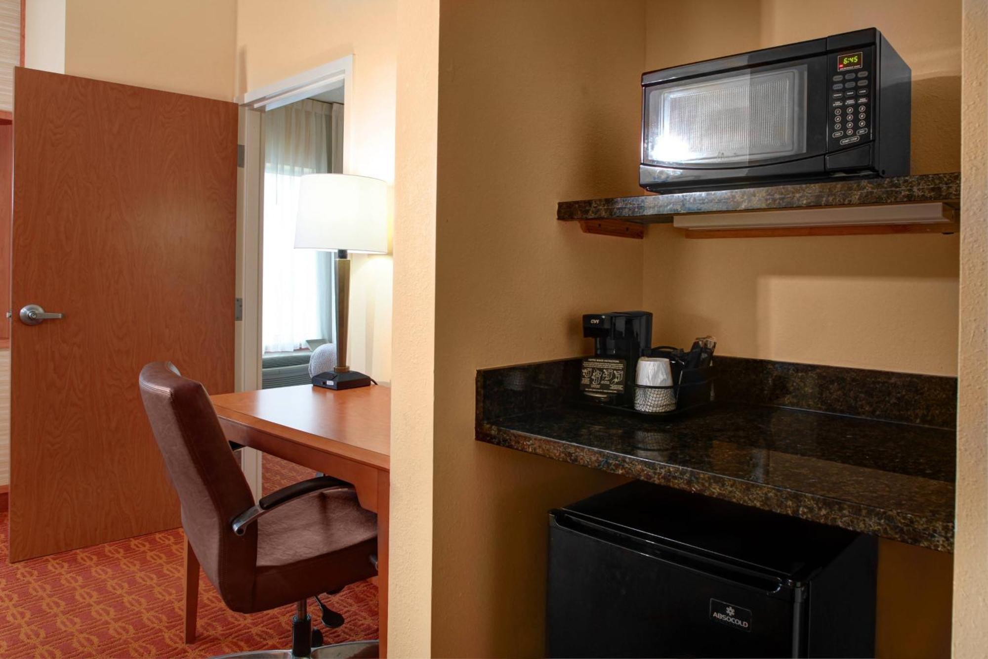 Fairfield & Atlanta Hotel 3*